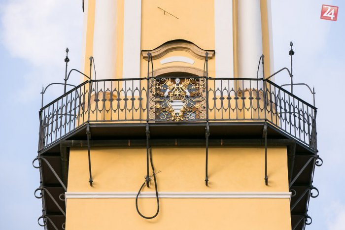 Ilustračný obrázok k článku Bystrická hodinová veža opäť ožije: Už onedlho si vychutnáme jedinečný pohľad na námestie