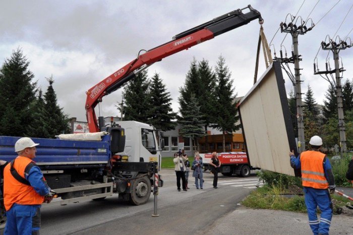Ilustračný obrázok k článku Bystrica má problém s odstraňovaním reklamných stavieb. Čo je najväčším kameňom úrazu?