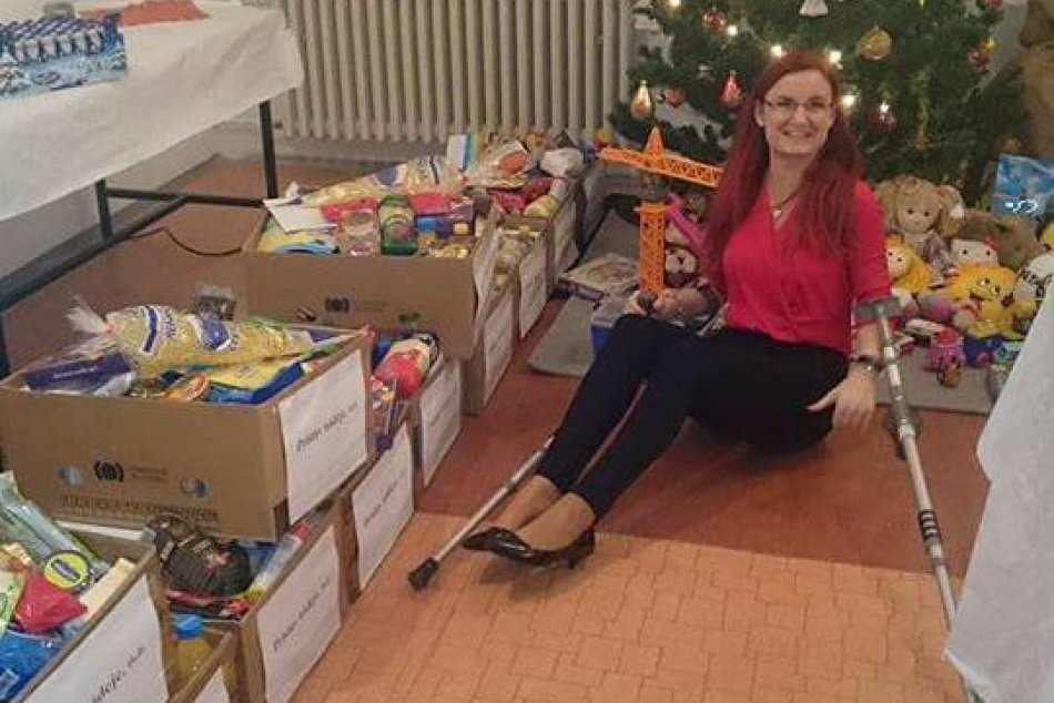 V OBRAZOCH: V Bystrici boli predčasné Vianoce, potešili ľudí v núdzi
