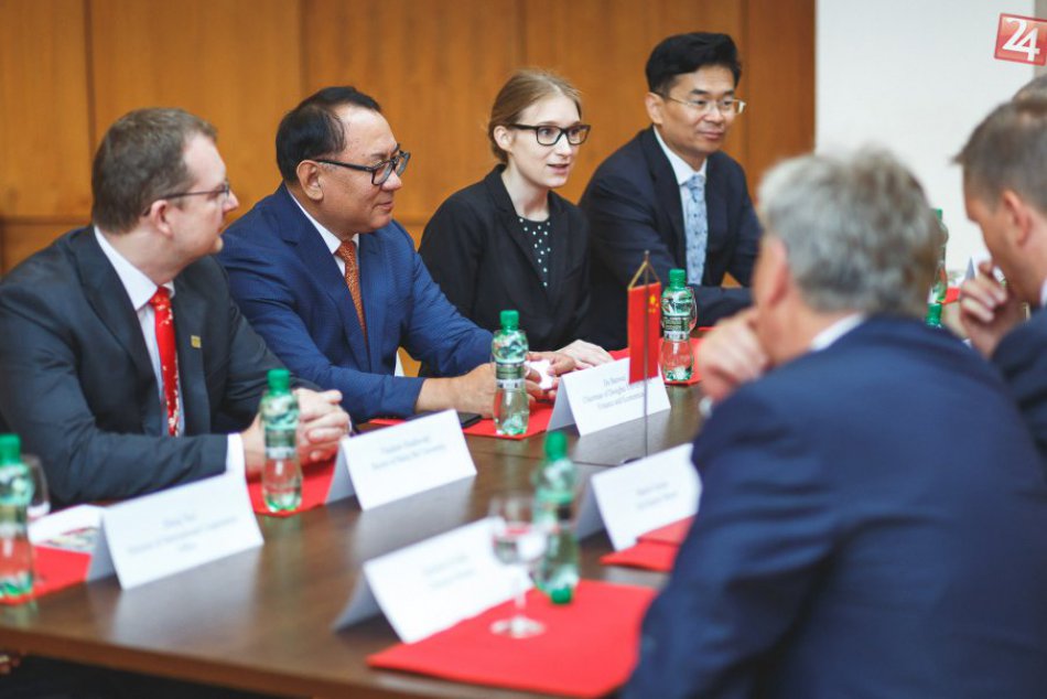 V OBRAZOCH: Čínska delegácia na návšteve Bystrice