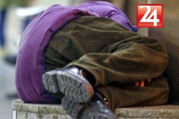 Ilustračný obrázok k článku Nie každý ich má šťastné a veselé: V Bystrici sa pokúsia bezdomovcom skrášliť Vianoce