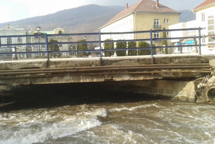 Ilustračný obrázok k článku Počasie sa opäť chystá vystrájať: V Bystrici má tentoraz riadne zapršať