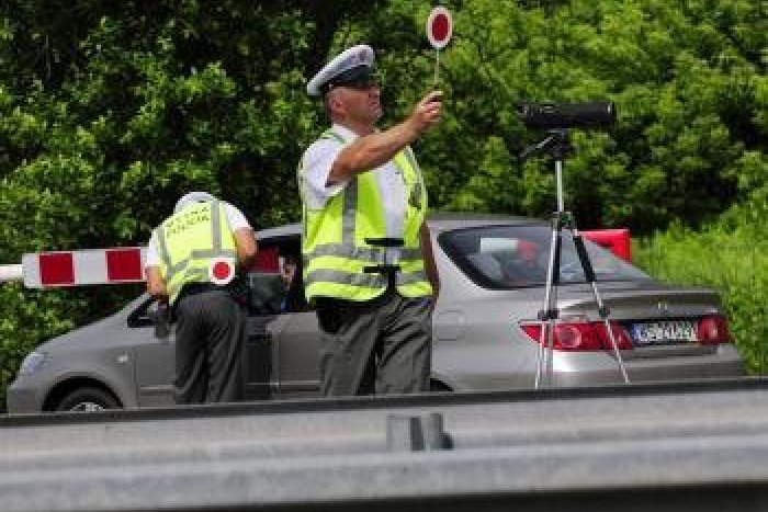 Ilustračný obrázok k článku Policajti si posvietia na Bystricu: Vieme, v ktorý deň si dajte na cestách stopercentne pozor!
