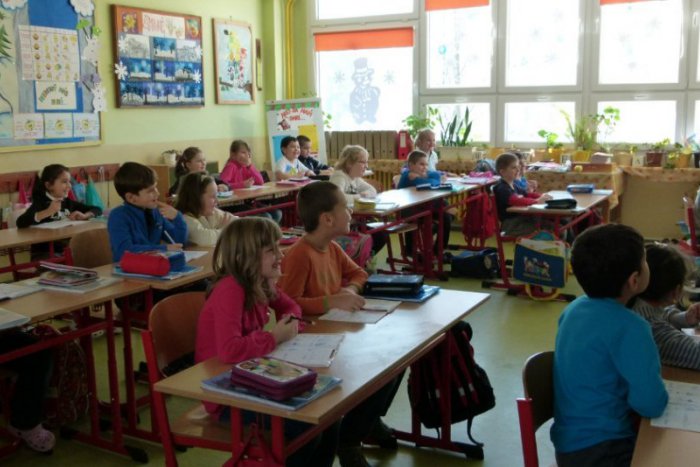 Ilustračný obrázok k článku Učitelia UMB vyrazili za slovenskými školákmi v Rumunsku. V čom predbehnú miestne deti tie naše?