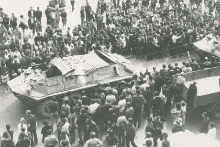 Ilustračný obrázok k článku Pozrite si unikátne fotky: Mrazivé momenty z augusta 1968 v uliciach Banskej Bystrice