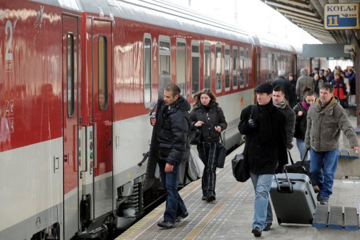 Ilustračný obrázok k článku Zvýšený počet cestujúcich cez dušičky: Železnice posilnia vlaky, nezabudli ani na Bystričanov