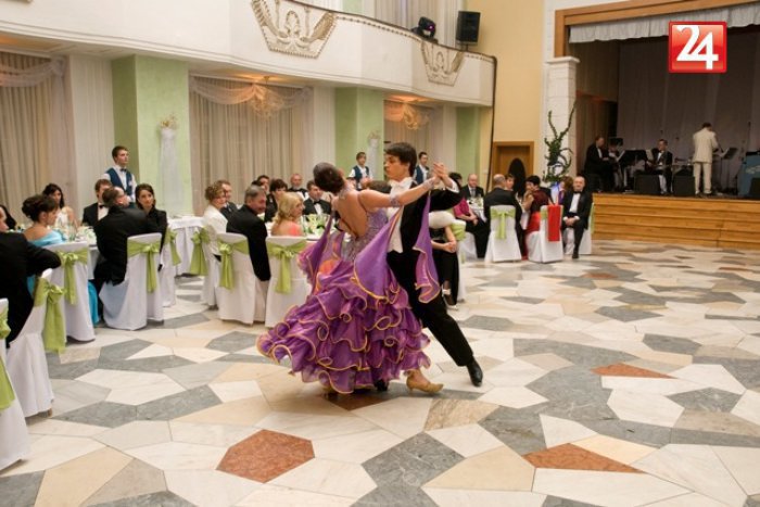 Ilustračný obrázok k článku Prvé INFO o bystrickom Mestskom plese: Koľko bude stáť a akí prídu hostia?