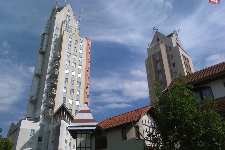 Ilustračný obrázok k článku FOTO: Aj Lučenec má svoje dominanty. Čím zaujmú 3 najvyššie budovy mesta?