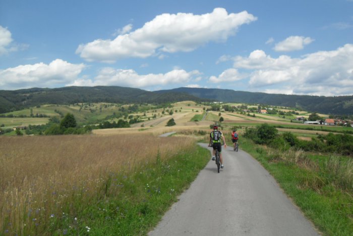 Ilustračný obrázok k článku Hotová lahôdka pre bikerov: Cyklotrasy v okolí Bystrice, ktoré sa oplatí vyskúšať