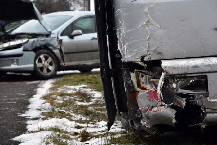 Ilustračný obrázok k článku Nehoda autobusu s autom pri Bystrici? Hasiči prišli s prekvapivým vysvetlením