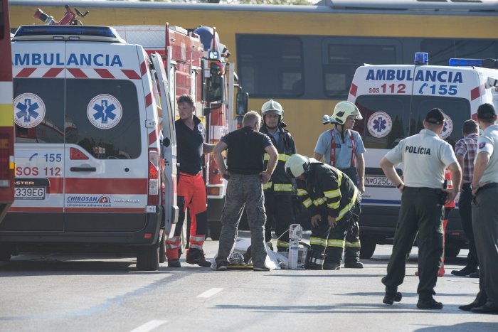 Ilustračný obrázok k článku Nešťastie na autobusovej stanici v Podbrezovej. Žena spadla pod cúvajúci autobus