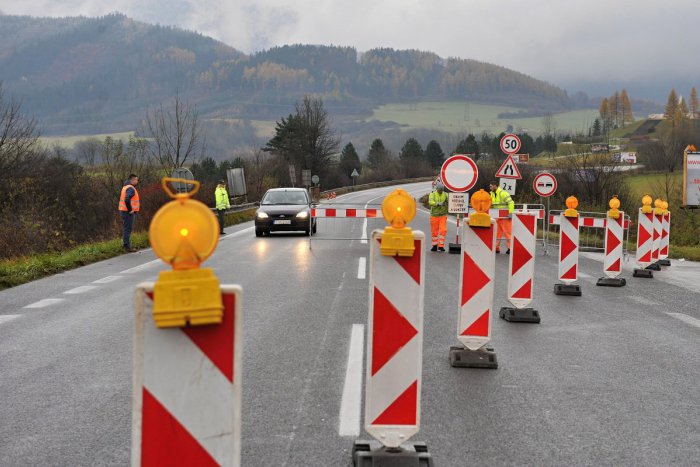 Ilustračný obrázok k článku Medzi Bystricou a Breznom zvýšte opatrnosť. Opravy mostov obmedzia vodičov