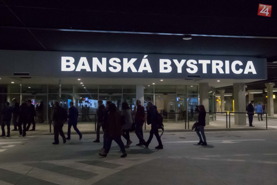 Ilustračný obrázok k článku Bystricu zaplavili letáky o zatvorení autobusovej stanice. Mesto zvažuje právne kroky