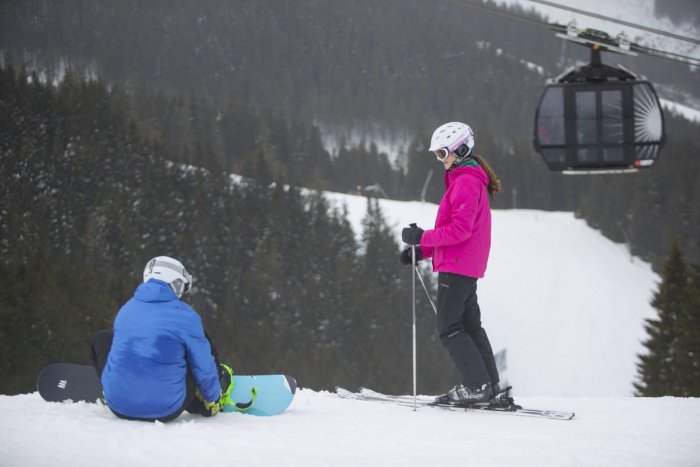 Ilustračný obrázok k článku Aktuálne správy zo svahov pri Bystrici: Ak sa chystáte na lyžovačku, oplatí sa nazrieť