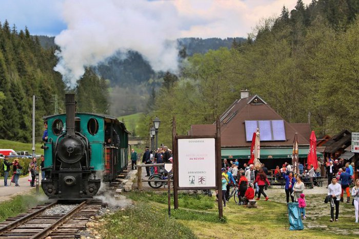 Ilustračný obrázok k článku SVET O SLOVENSKU:  Čiernohronská železnica má exotickú družbu a prekvapenie