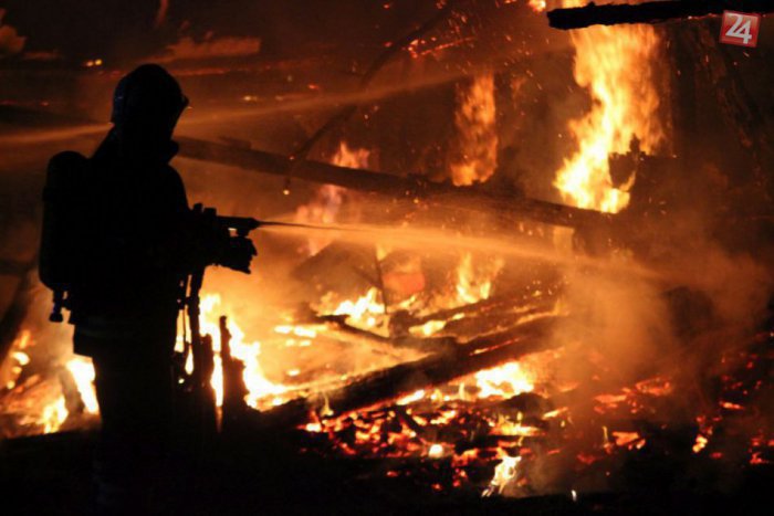 Ilustračný obrázok k článku V Ľupči vypukol požiar. Plamene vyčíňali vo firme na spracovanie odpadu