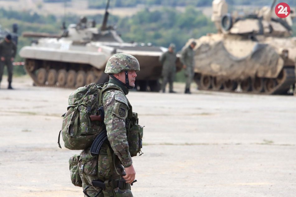 Ilustračný obrázok k článku Na Lešti je rušno: Vrcholia prípravy na vojenskú prehliadku k výročiu SNP