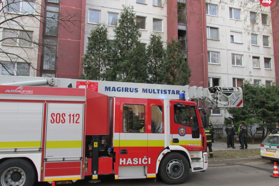 Ilustračný obrázok k článku Na Fončorde horí byt. Na mieste zasahuje 10 hasičov