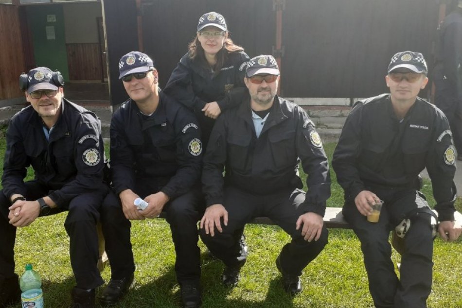 Ilustračný obrázok k článku Bystrickí mestskí policajti zabodovali. Ukázali, že s pištoľami to vedia, FOTO
