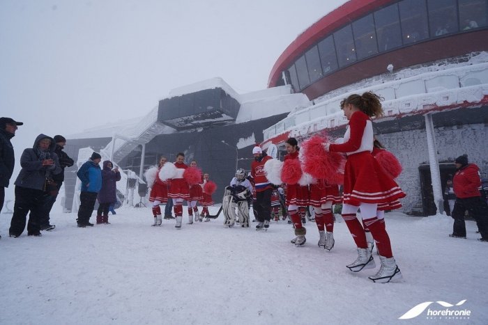 Ilustračný obrázok k článku Zima na Horehroní: Silvestrovská lyžovačka, obrovský snehový labyrint  i astrovlak