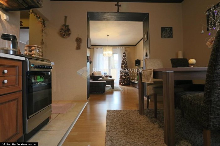 Ilustračný obrázok k článku Nové bývanie v Žiari? Útulne zrekonštruovaný a zariadený tehlový byt, FOTO + VIDEO