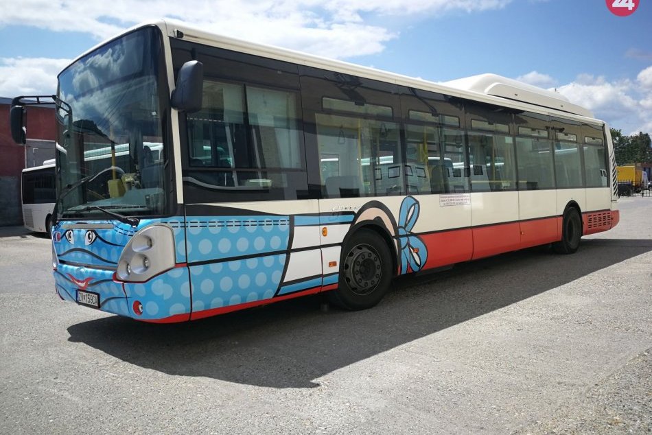 Ilustračný obrázok k článku Kuriozita z Bystrice: Po meste jazdí autobus MHD s rúškom, FOTO