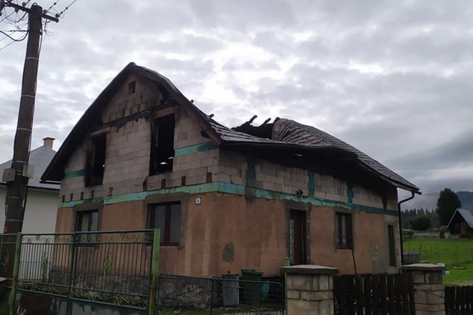 Ilustračný obrázok k článku Na Slovensku udrelo cez 13 000 bleskov. Jeden z nich zasiahol dom pri Brezne, FOTO