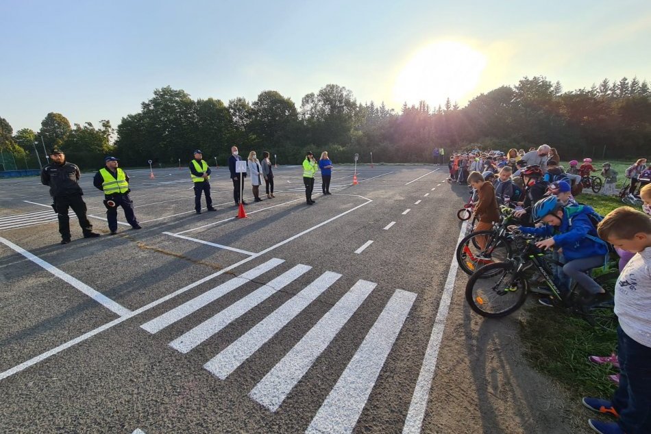 Ilustračný obrázok k článku Deti jazdili pod dohľadom polície: Na Sliači si užili nové dopravné ihrisko, FOTO