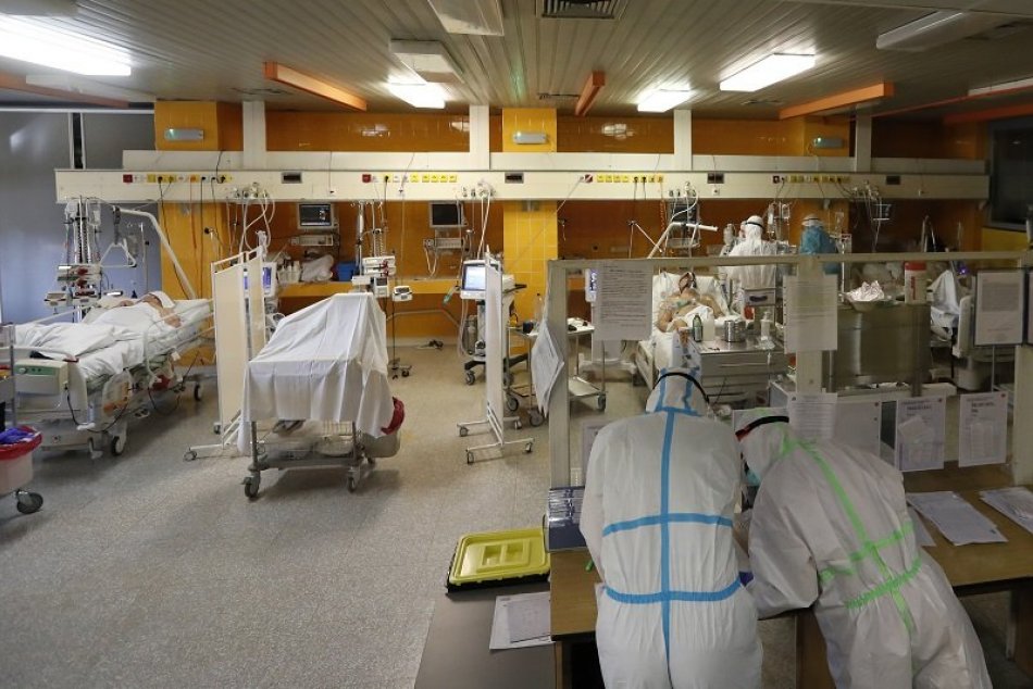 Ilustračný obrázok k článku Situácia v bystrickej nemocnici sa zhoršuje: Pacientov s ochorením COVID-19 pribúda
