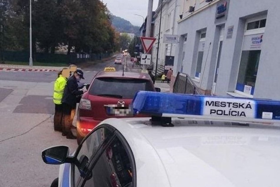 Ilustračný obrázok k článku V Bystrici si posvietili na taxikárov: Odhalili nelegálnu prácu aj ďalšie pochybenia, FOTO