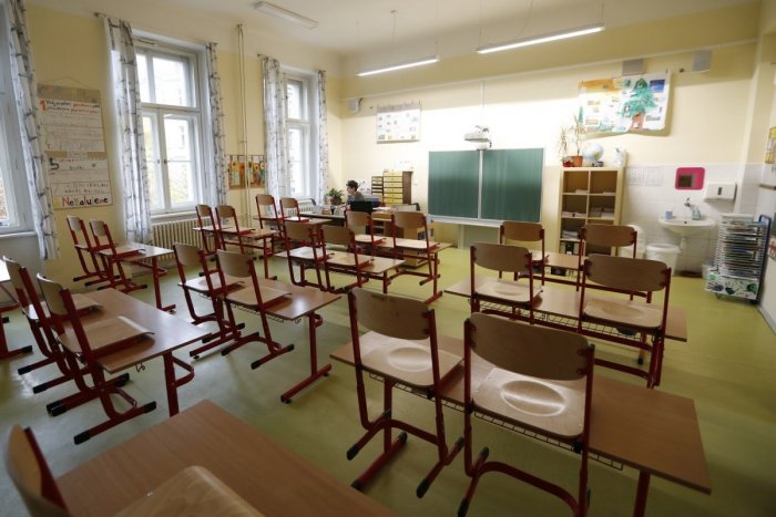 Ilustračný obrázok k článku FOTO, ktoré zachytilo najboľavejšie miesto školstva pod Urpínom: S čím sa Bystrica pasovala za socíku?