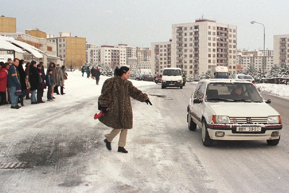 Ilustračný obrázok k článku Historické FOTO zimy v Bystrici: Spomínate si, ako sa ulice zmenili na klzisko?