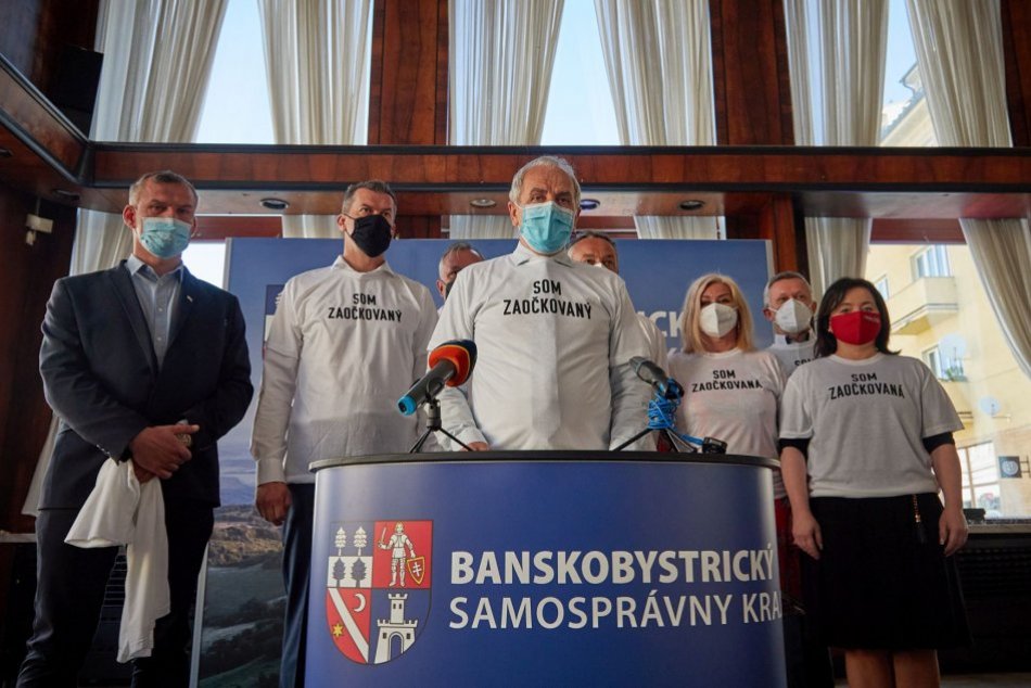 Ilustračný obrázok k článku Politické strany v Banskobystrickom kraji sa spojili: Vyzvali ľudí, aby sa dali zaočkovať