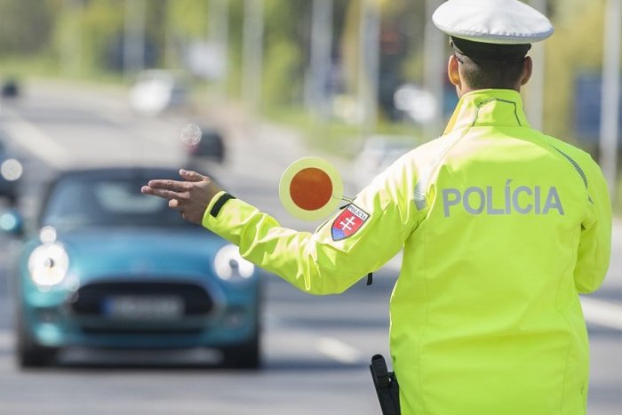 Ilustračný obrázok k článku ŠOKUJÚCE zistenie bystrických policajtov: TAKTO sa vybral vodič do najhustejšej premávky