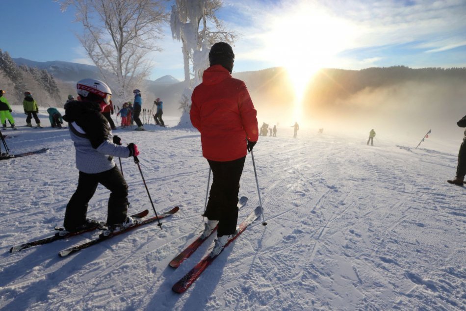 Ilustračný obrázok k článku Kam na lyže v Banskobystrickom kraji? Otvorené sú už prvé 3 strediská