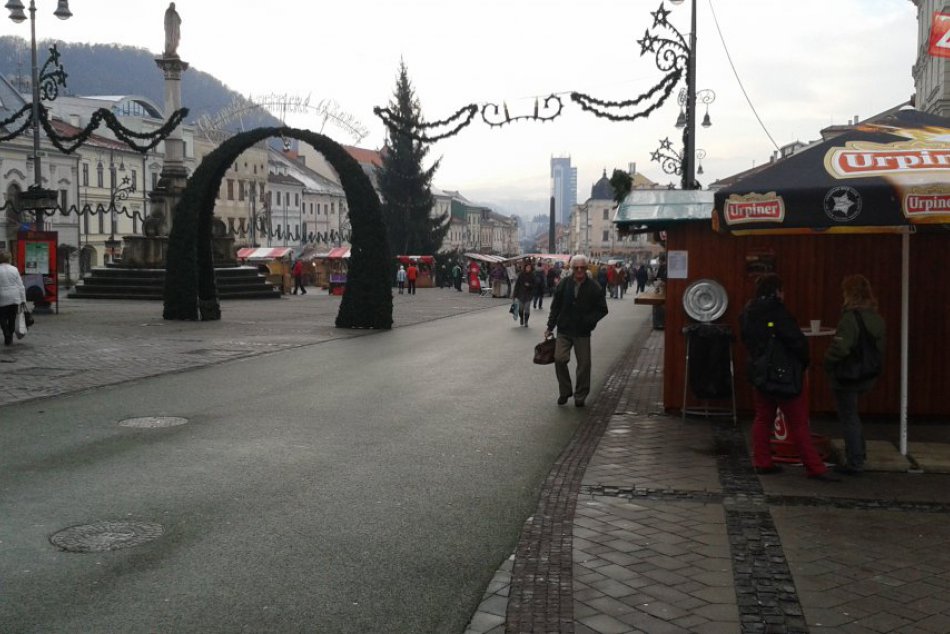 Lákadlá vianočných trhov v Banskej Bystrici pritiahli domácich aj cezpoľných