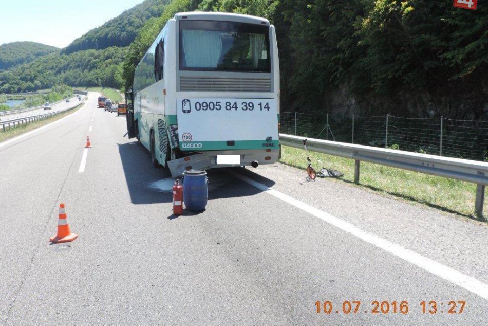 Nehoda autobusu na R1 pri Zvolene