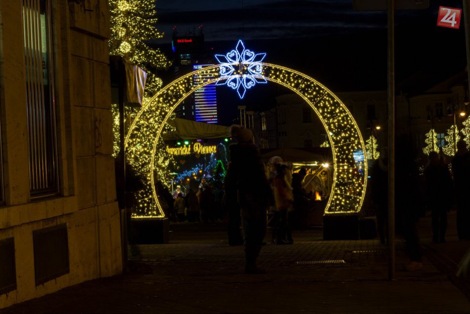 V OBRAZOCH: Krása Vianoc v Bystrici zachytená vo videu z centra