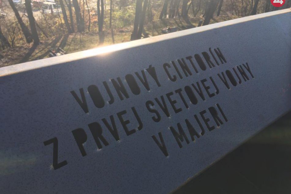 V OBRAZOCH: Súčasťou vojenského cintorína v Bystrici je monument
