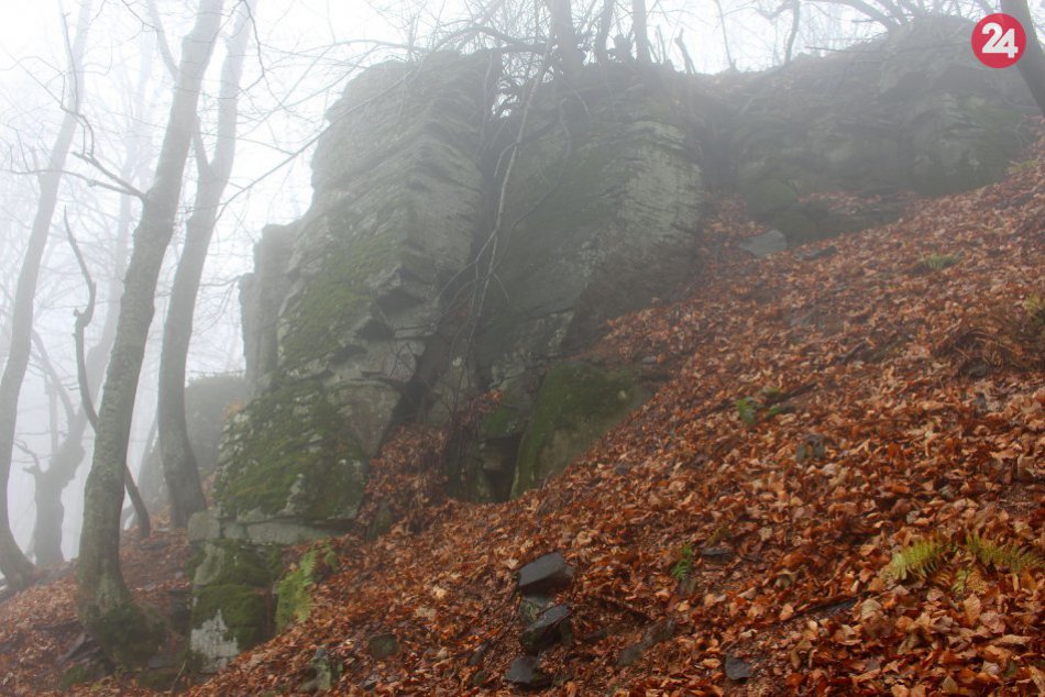 V OBRAZOCH: Bájny Velestúr zahalený v hmle