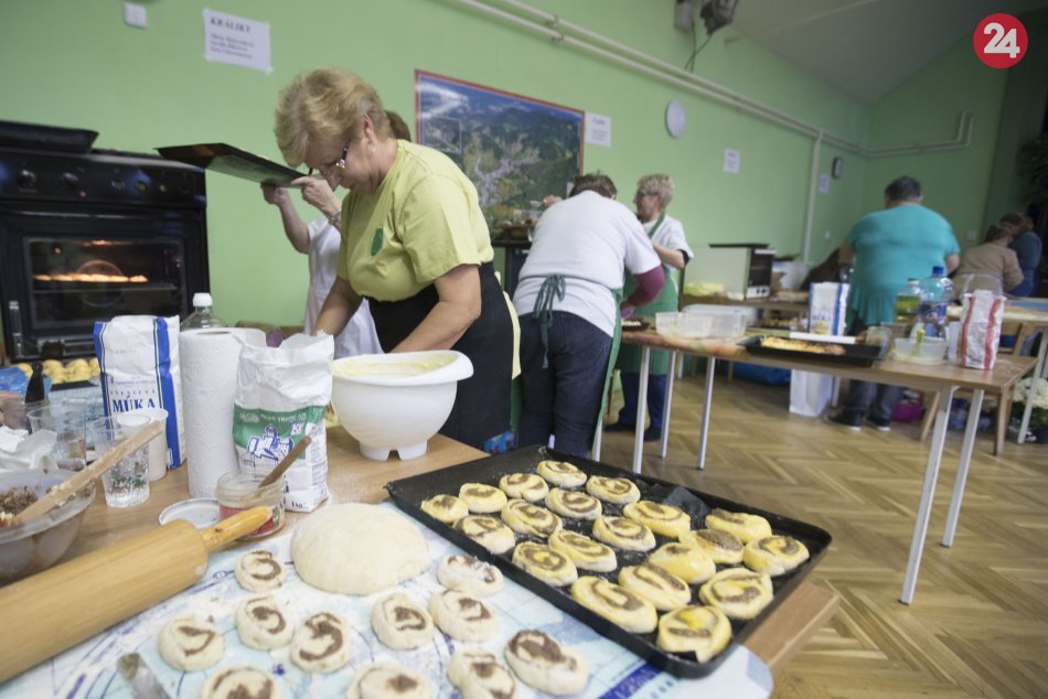 V OBRAZOCH: Koláče v súťaži v pečení kysnutých koláčov v obci Riečka