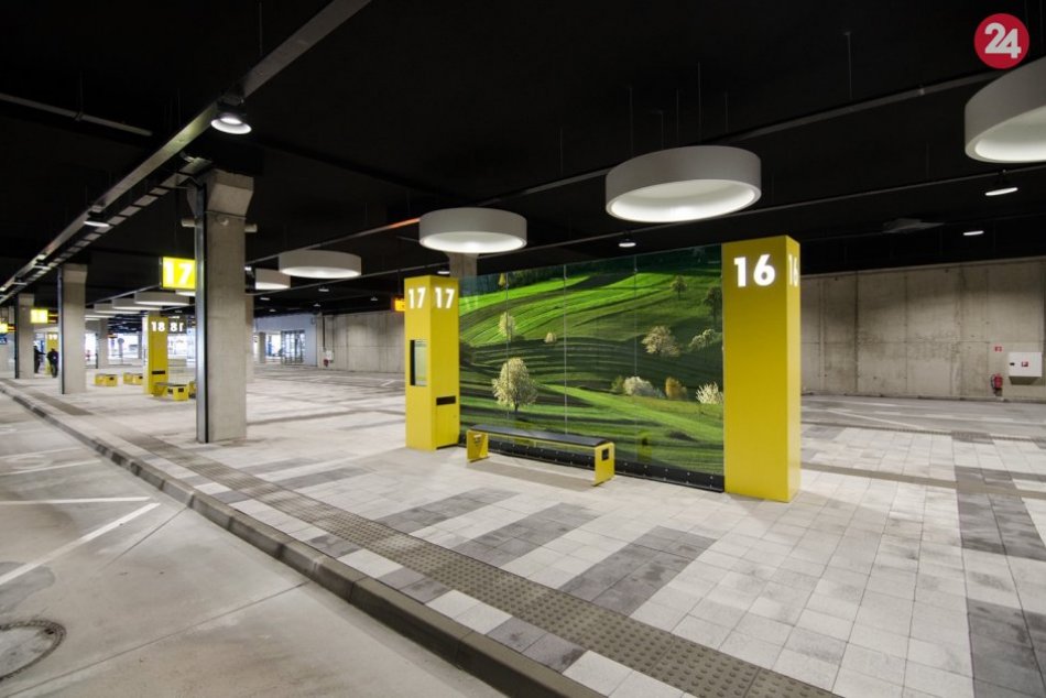 V OBRAZOCH: Vizualizácie sklenených stien na bystrickej autobusovej stanici