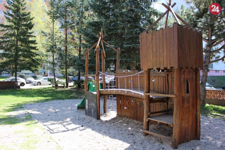 V OBRAZOCH: Otvorené detské ihriská v Bystrici