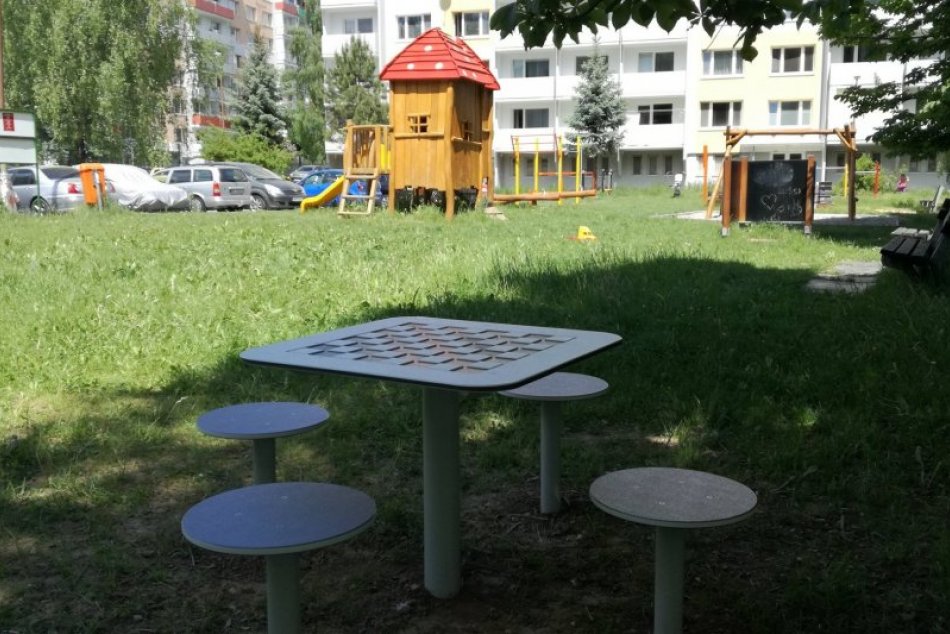 V OBRAZOCH: Detské ihriská v Bystrici prešli obnovou a údržbou