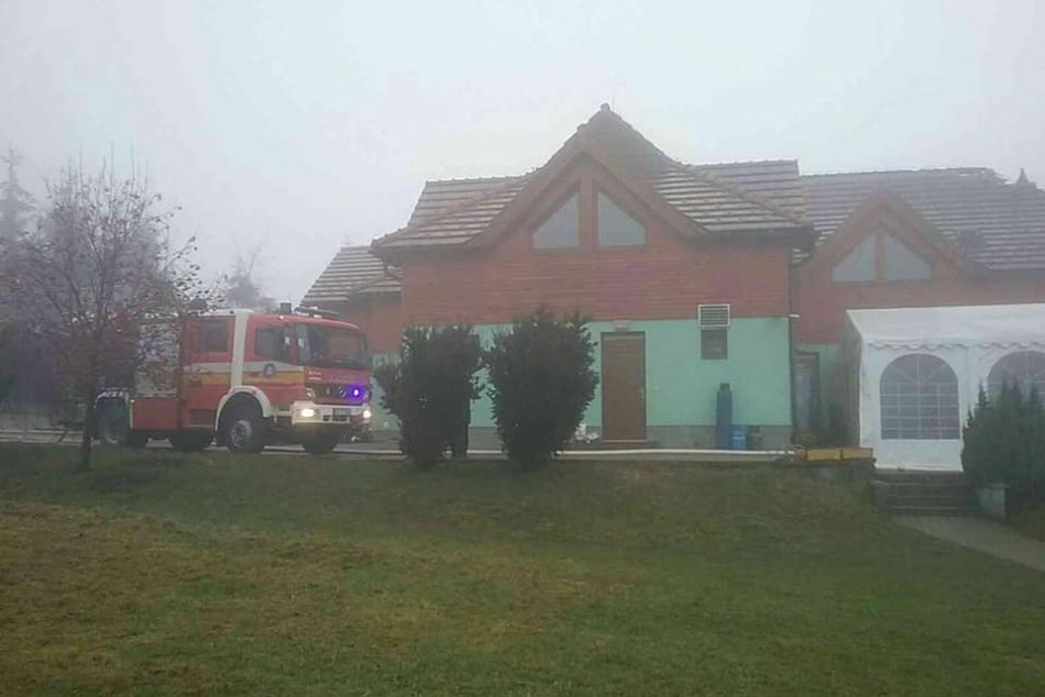 V OBRAZOCH: Tragický požiar penziónu v obci Králiky