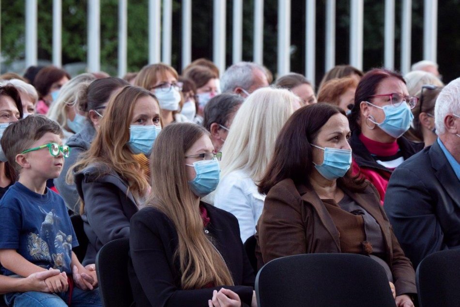 V OBRAZOCH: Zdravotníkom v Bystrici poďakovali koncertom