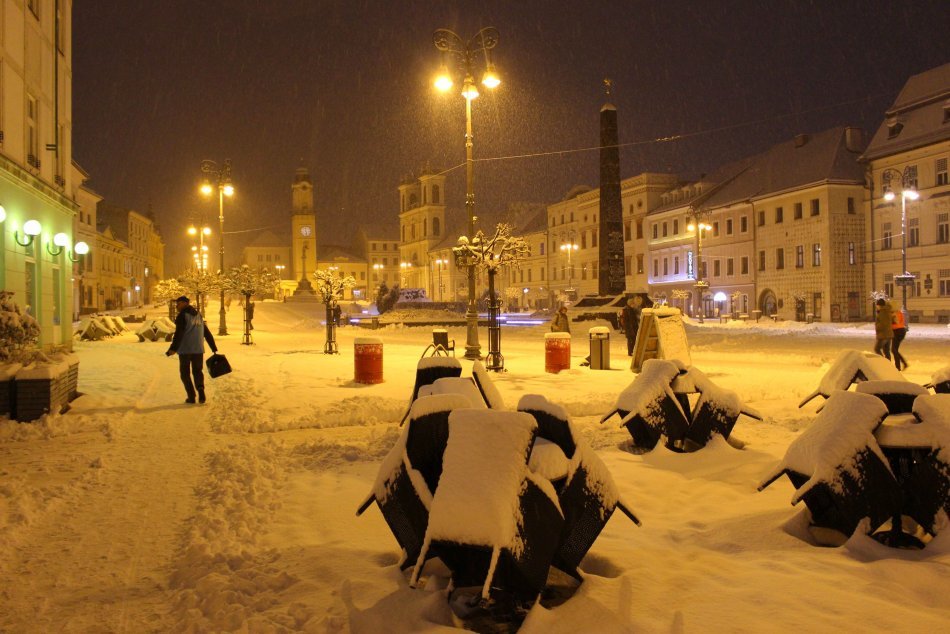 V OBRAZOCH: Mesto pod Urpínom zasypal sneh